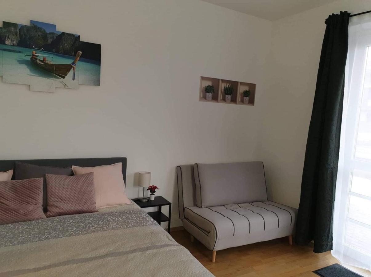 Relax Apartman Veresegyhaz Exterior photo