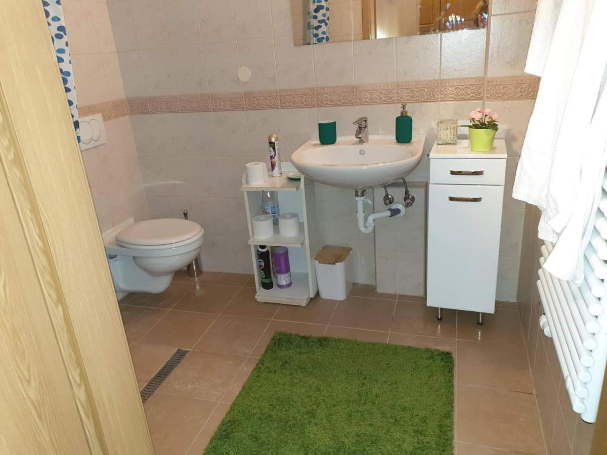 Relax Apartman Veresegyhaz Exterior photo