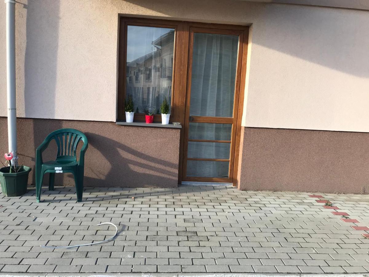 Relax Apartman Veresegyhaz Exterior photo